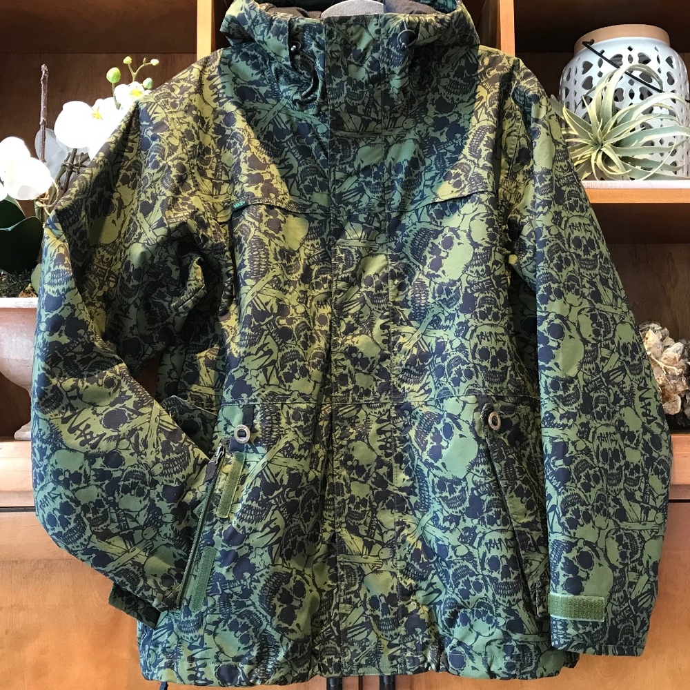VANS GREEN SKULL CAMO SNOW BOARDING / SKI JACKET